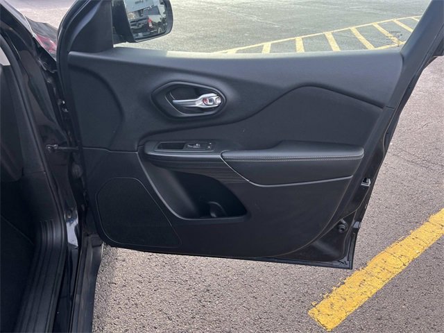 Certified 2016 Jeep Cherokee Latitude w/ Comfort/Convenience Group image 22