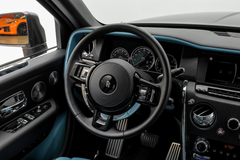 Used 2022 Rolls-Royce Cullinan w/ Cullinan Package image 11