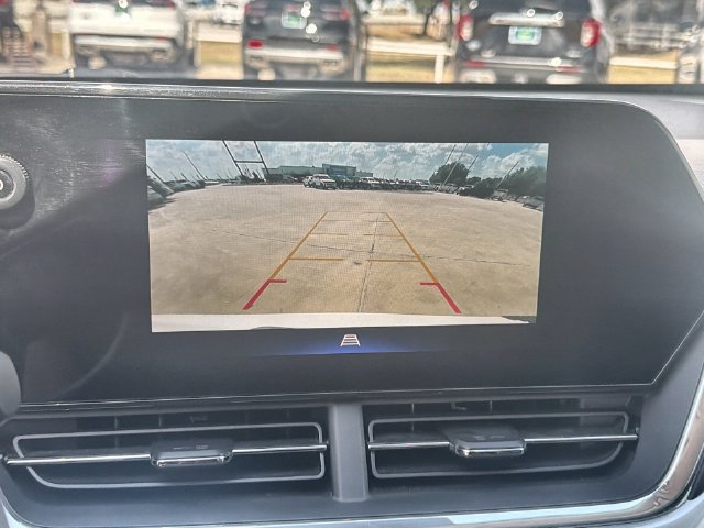 Used 2025 Chevrolet Trax LT FWD image 14