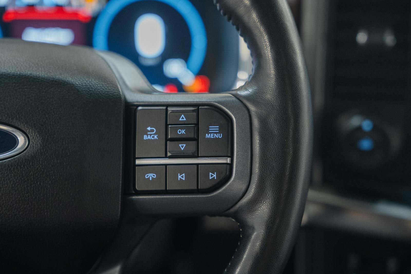 Certified 2023 Ford F150 Lariat w/ Equipment Group 502A High image 38