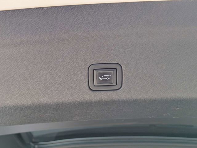 Used 2021 Chevrolet Tahoe High Country image 12