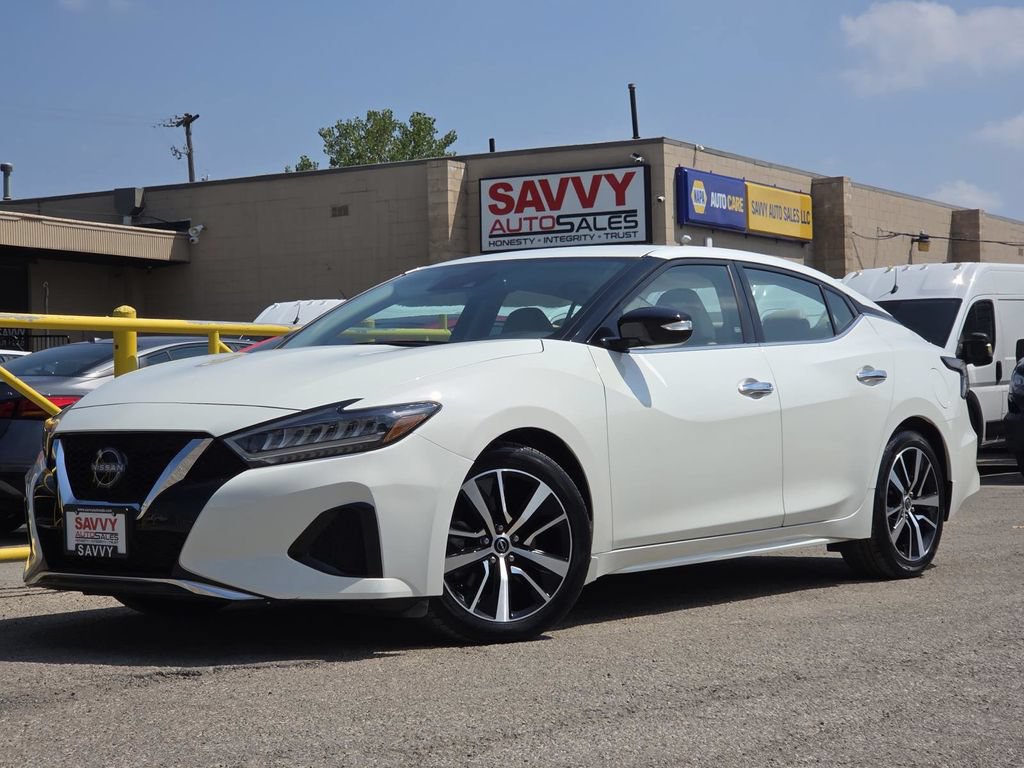 Used 2023 Nissan Maxima SV w/ Floor Mat Group FWD image 2