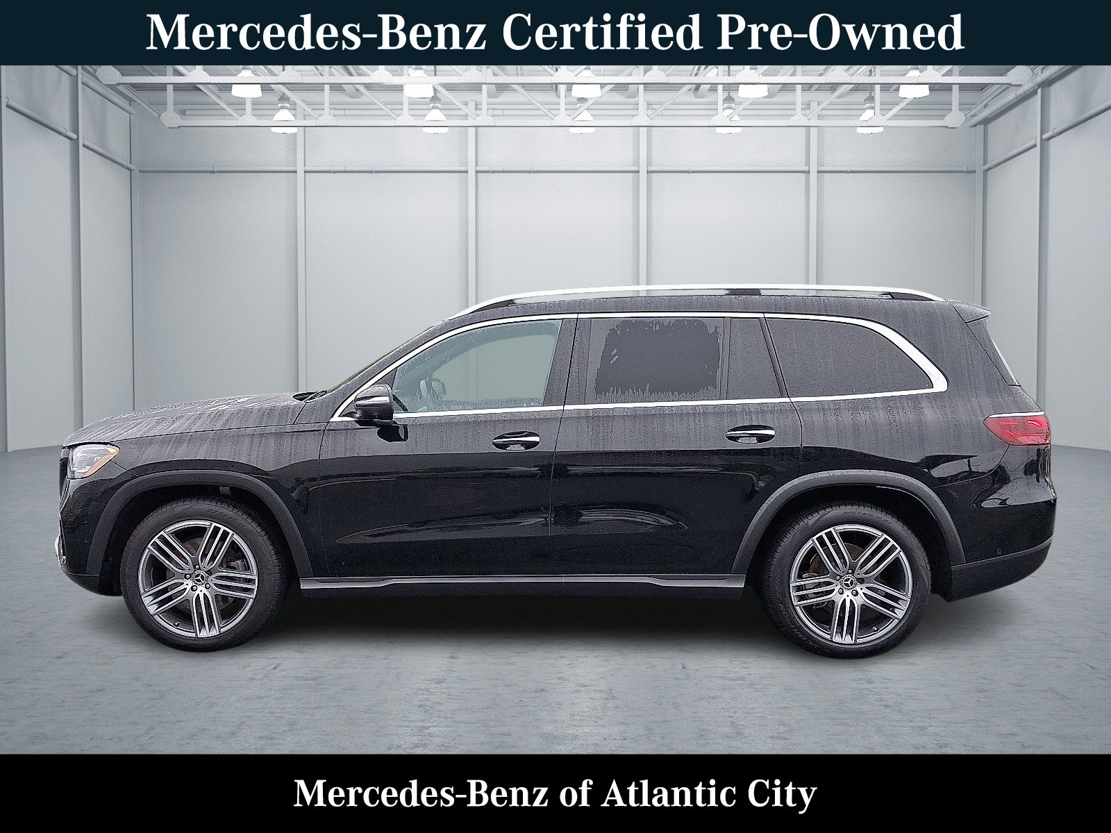 Used 2025 Mercedes-Benz GLS 450 4MATIC image 4