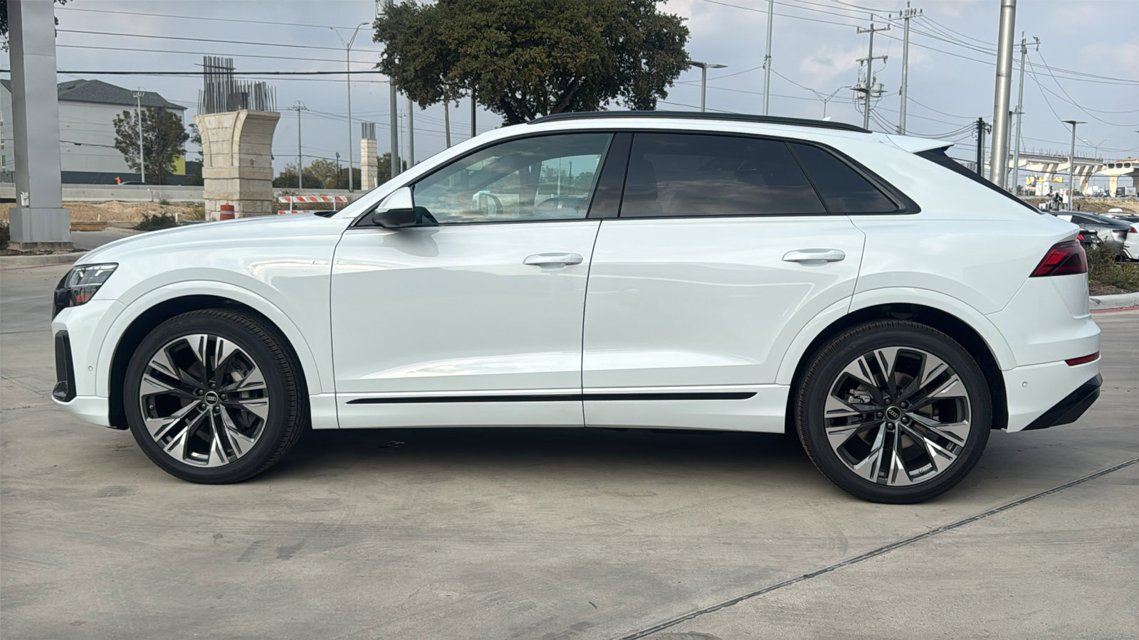 New 2026 Audi Q8 Premium Plus image 4