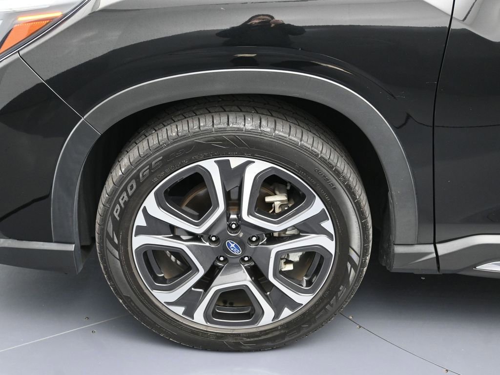 Used 2023 Subaru Ascent Limited image 10