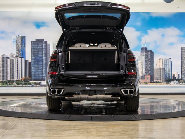 New 2026 BMW X7 M60i image 12