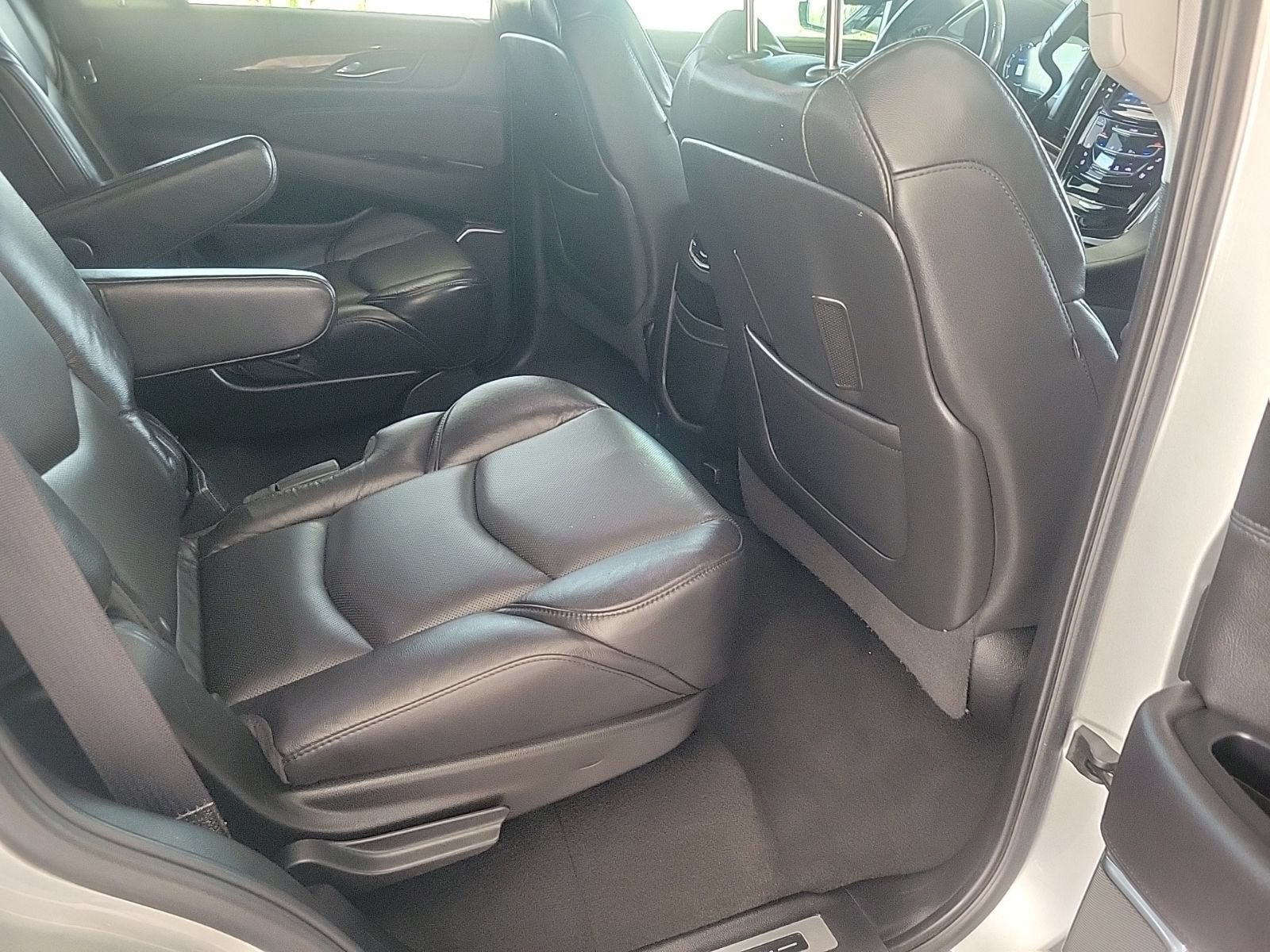 Certified 2020 Cadillac Escalade Luxury RWD image 15