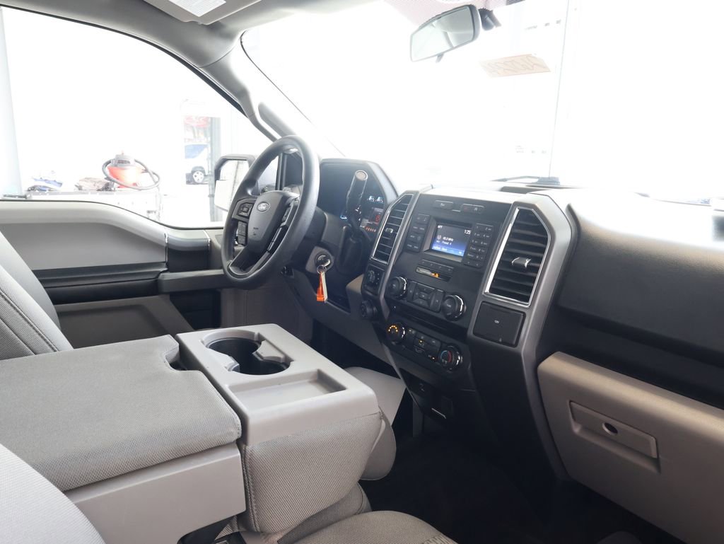 Used 2016 Ford F150 XLT w/ XTR Package image 31