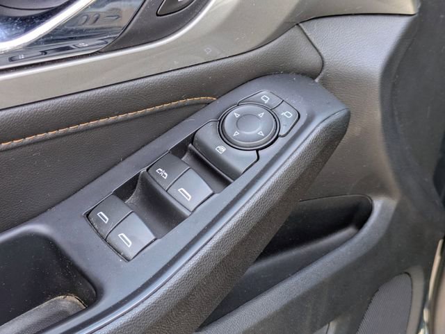 Used 2020 Chevrolet Traverse LT w/ Driver Confidence II Package image 12