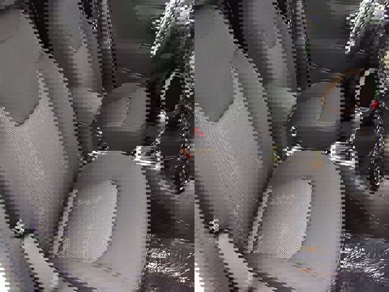 Used 2016 Jeep Renegade Latitude image 21