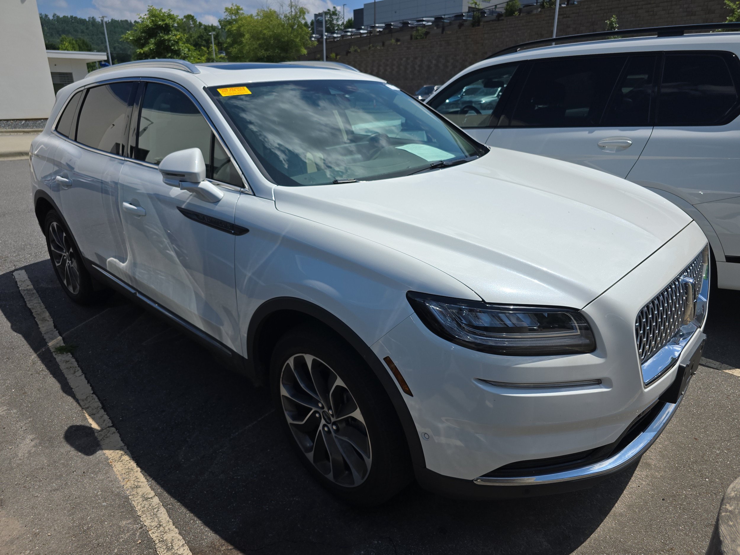Used 2023 Lincoln Nautilus Reserve w/ Equipment Group 201A AWD/4WD image 1