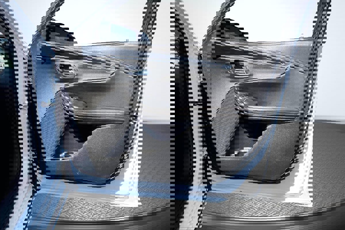 Used 2019 Chevrolet Impala LT image 24