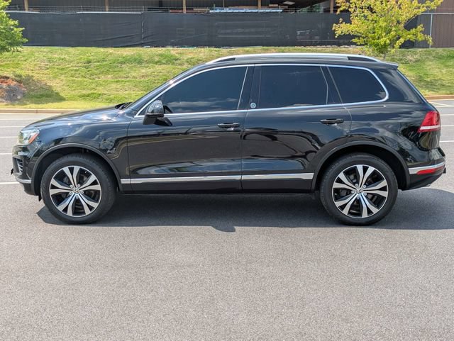 Used 2017 Volkswagen Touareg Wolfsburg Edition AWD/4WD image 6