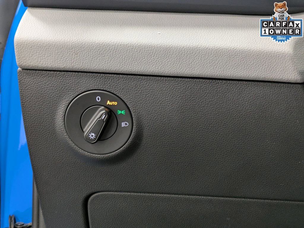 Used 2023 Volkswagen Taos SE w/ Panoramic Sunroof Package image 22