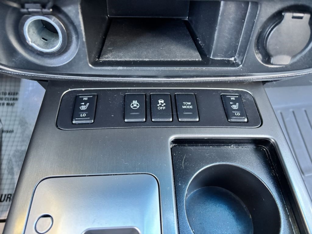 Used 2014 Nissan Armada Platinum image 31