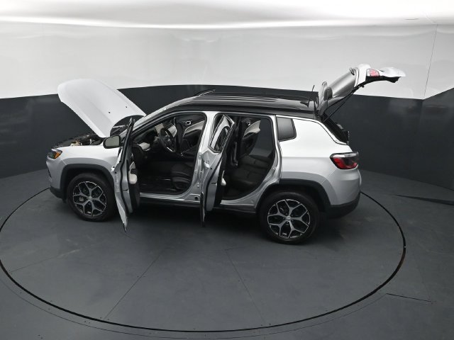 Used 2024 Jeep Compass Limited AWD/4WD image 27