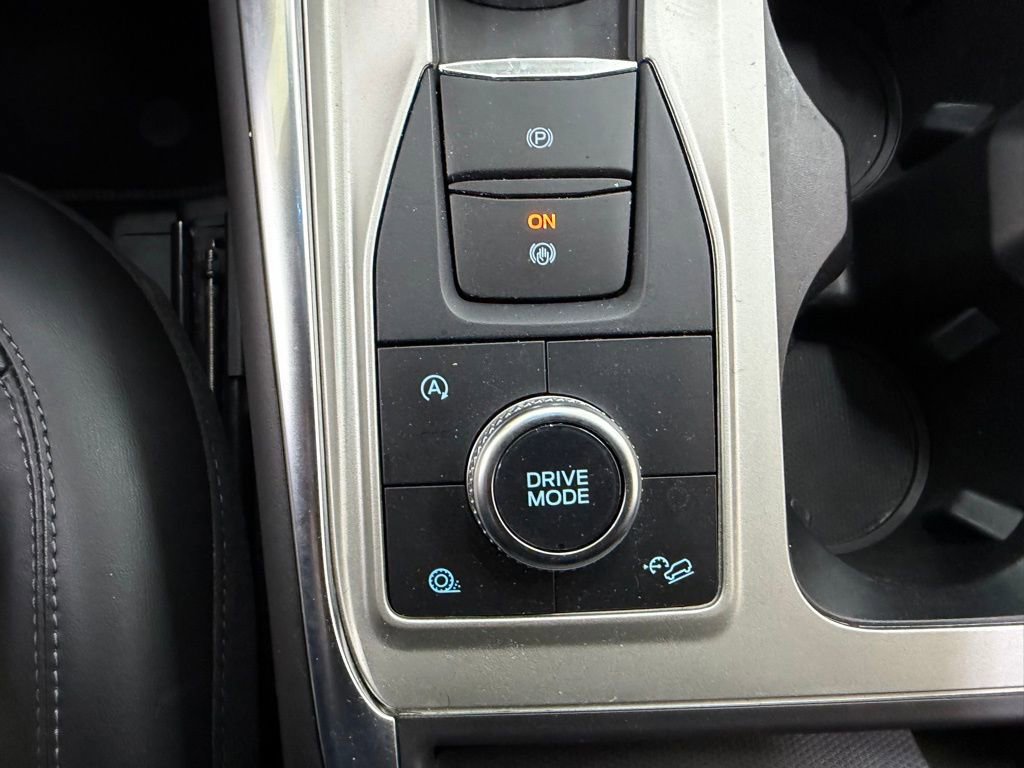 Used 2024 Ford Explorer XLT w/ Equipment Group 202A image 32