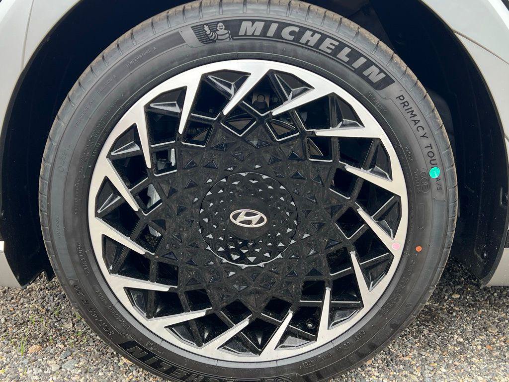 New 2024 Hyundai Ioniq 5 Limited AWD/4WD image 9