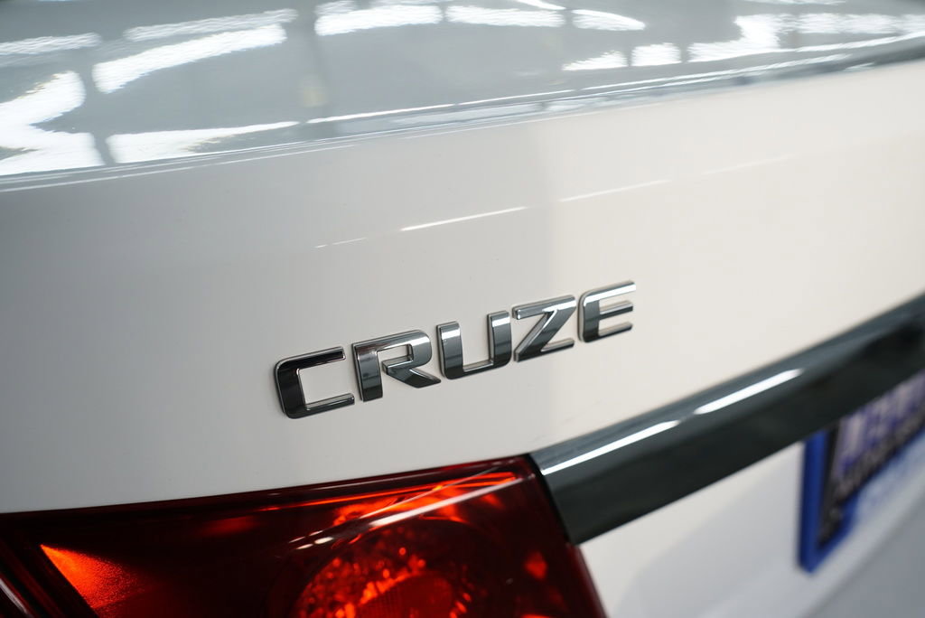 Used 2016 Chevrolet Cruze L FWD image 11