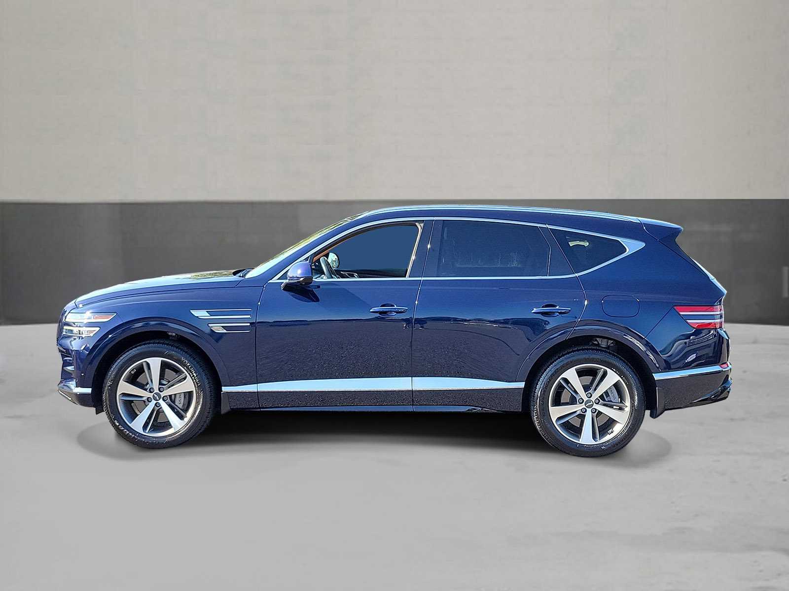 Certified 2023 Genesis GV80 2.5T w/ Prestige 20" Package AWD/4WD image 3
