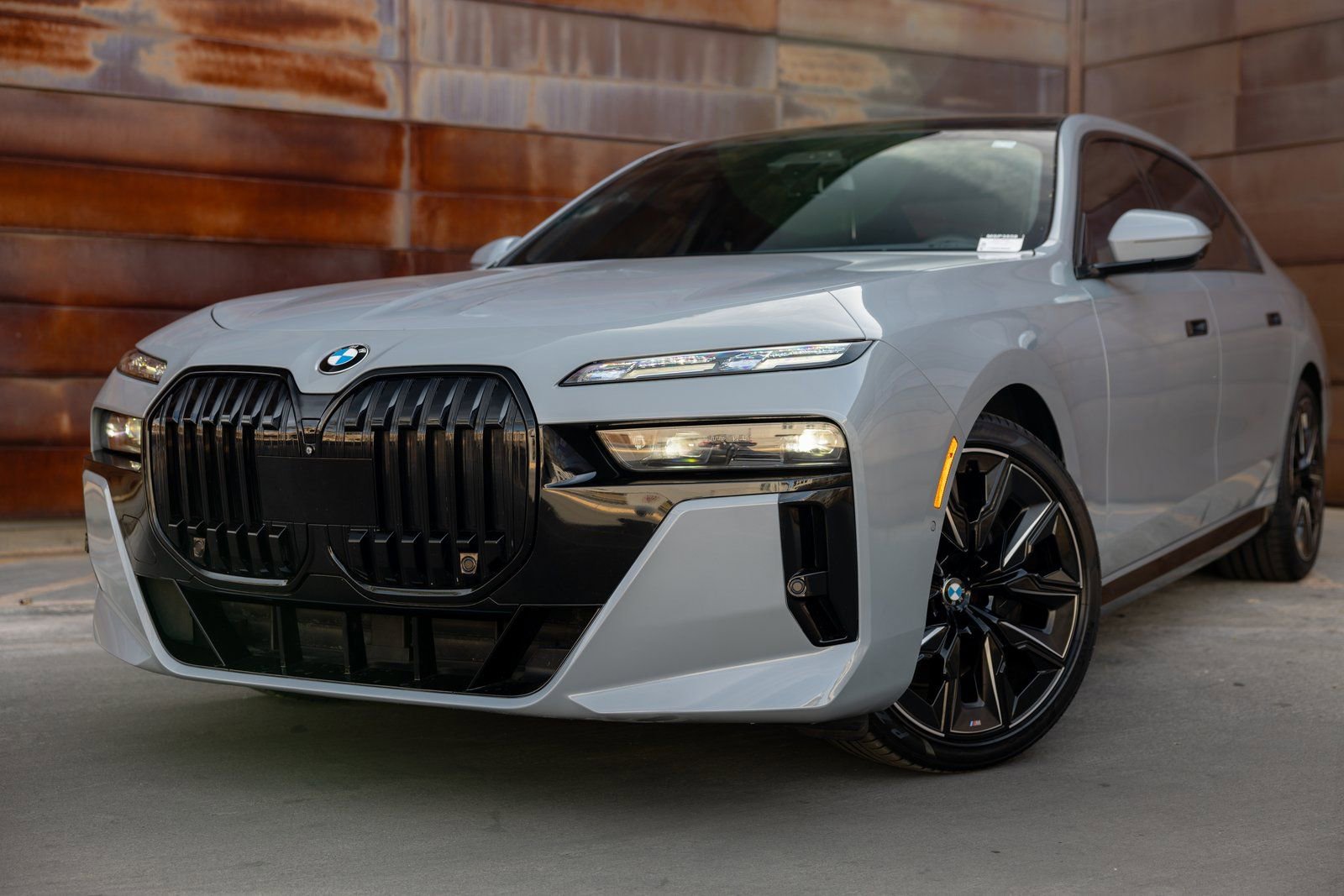 Used 2023 BMW 740i w/ Executive Package image 9