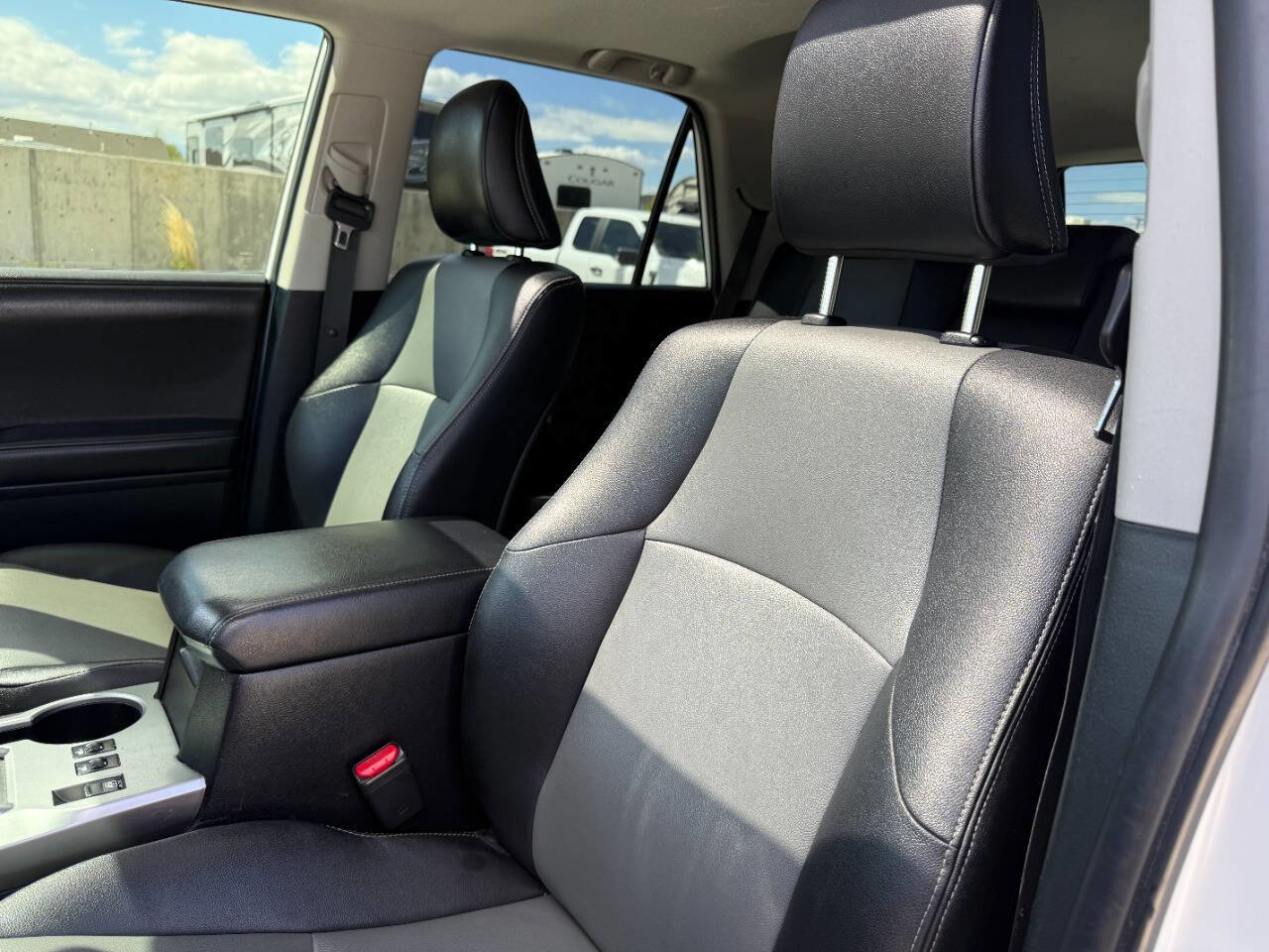 Used 2015 Toyota 4Runner SR5 Premium AWD/4WD image 17