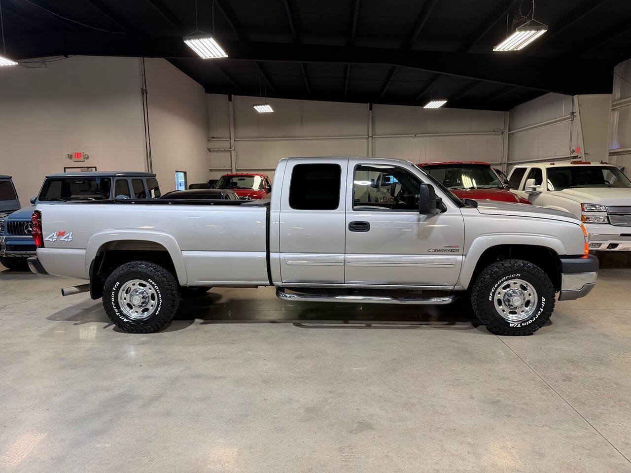 Used 2006 Chevrolet Silverado 2500 LT w/ Skid Plate Package AWD/4WD image 7