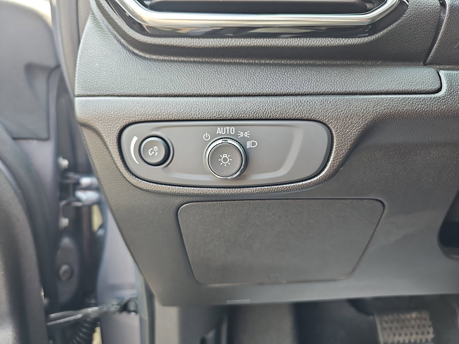 Used 2022 Chevrolet Bolt LT FWD image 31