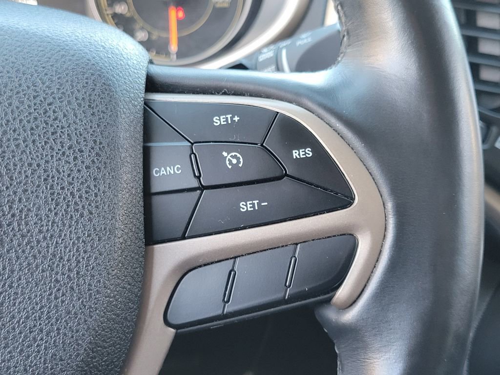 Used 2018 Jeep Cherokee Limited image 6