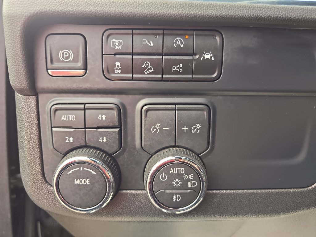 Certified 2025 Chevrolet Suburban Z71 AWD/4WD image 13