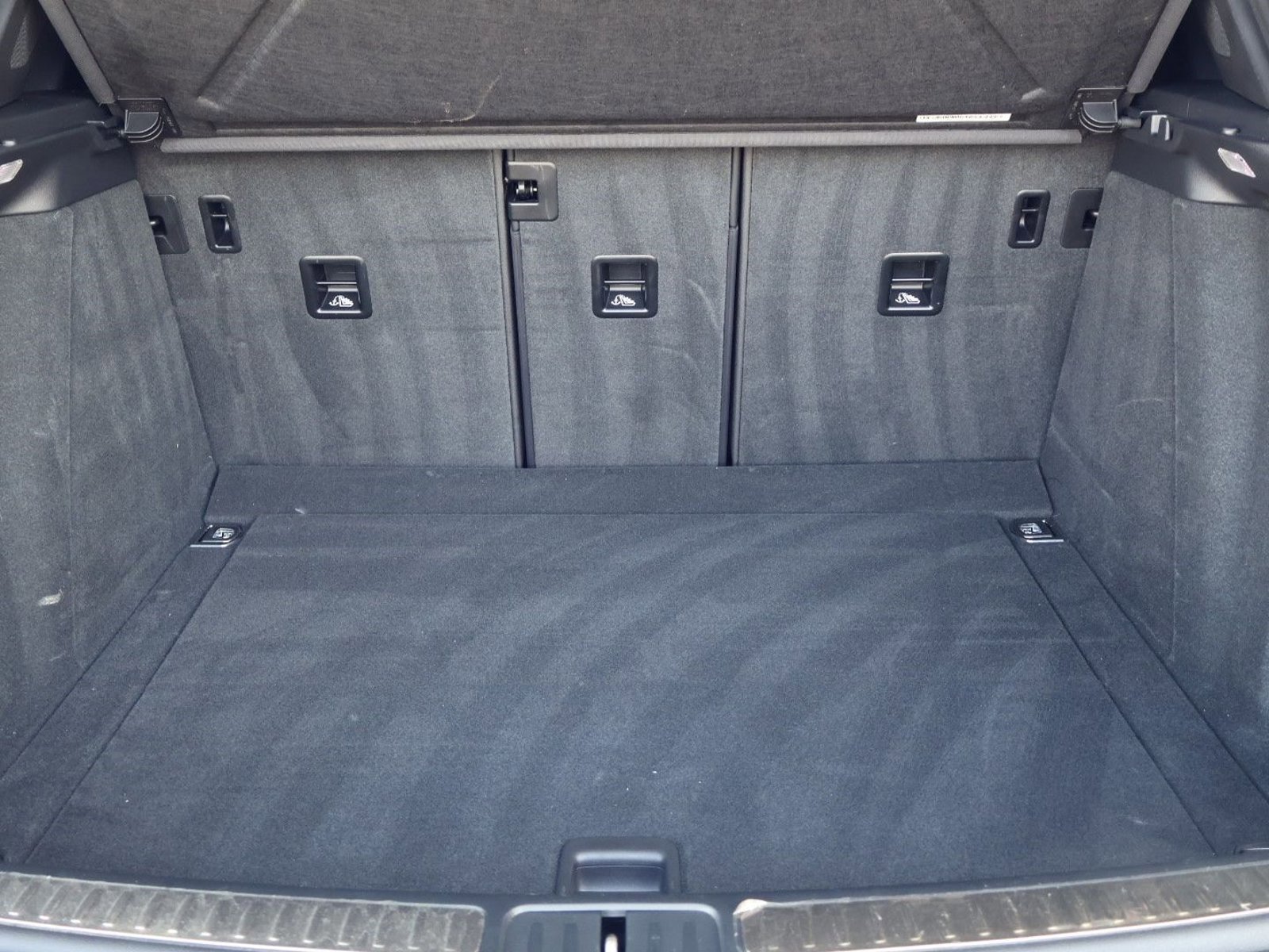 Certified 2025 Porsche Macan image 22