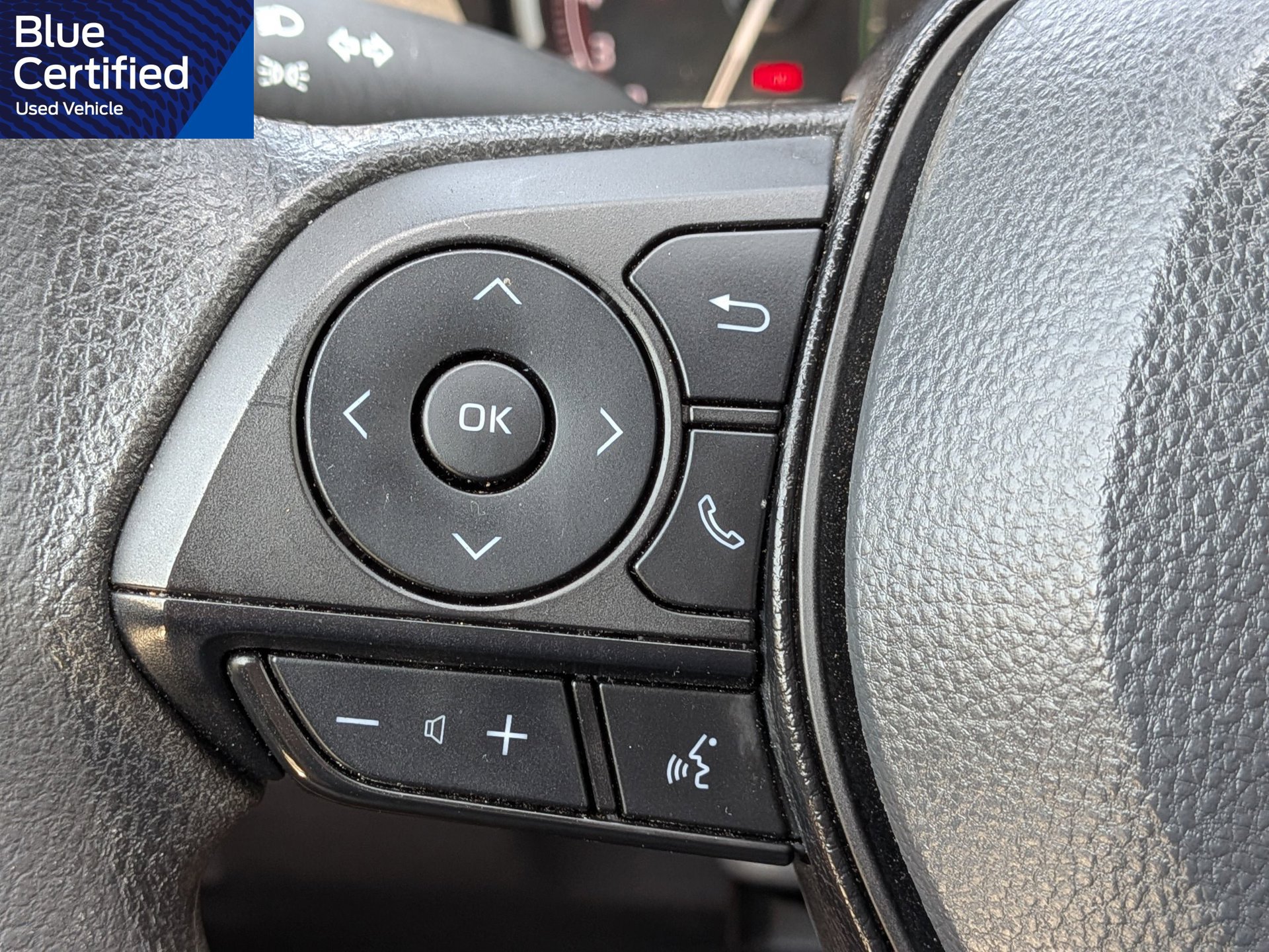 Used 2025 Toyota RAV4 XLE FWD image 28