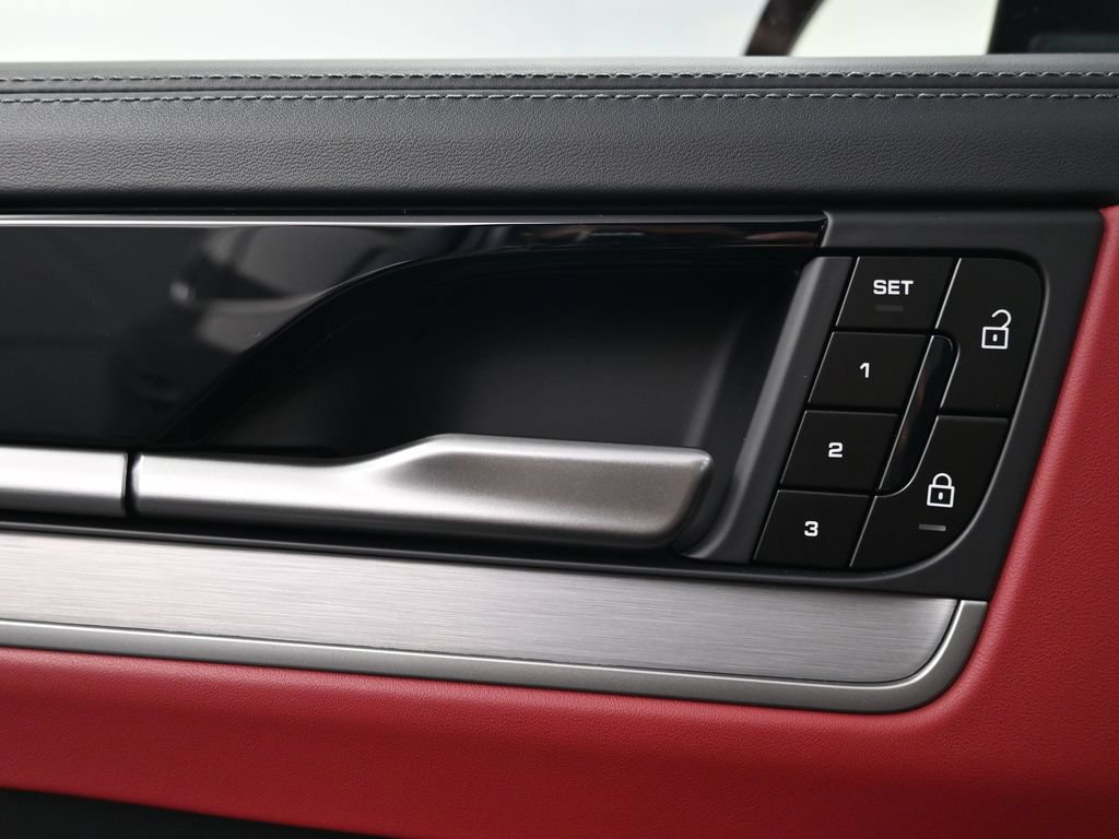 New 2026 Porsche Cayenne E-Hybrid AWD/4WD image 18