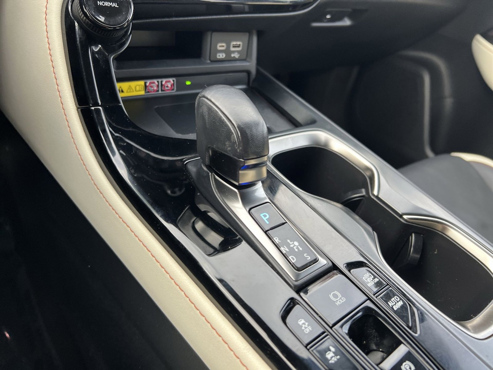 Used 2022 Lexus NX 450h+ 450h+ Luxury image 21