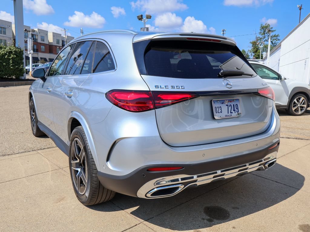 Used 2023 Mercedes-Benz GLC 300 4MATIC image 3