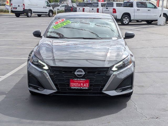 Used 2025 Nissan Altima 2.5 SV image 2