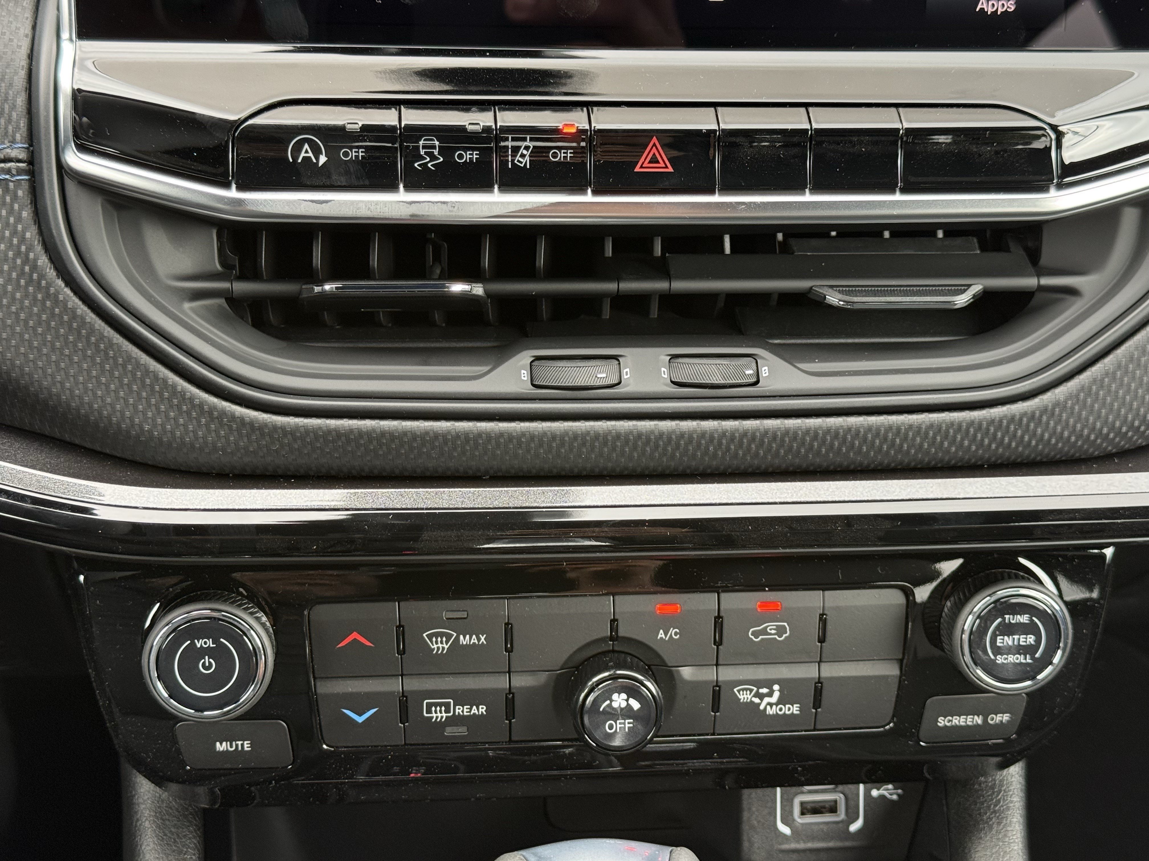 New 2026 Jeep Compass Latitude AWD/4WD image 26