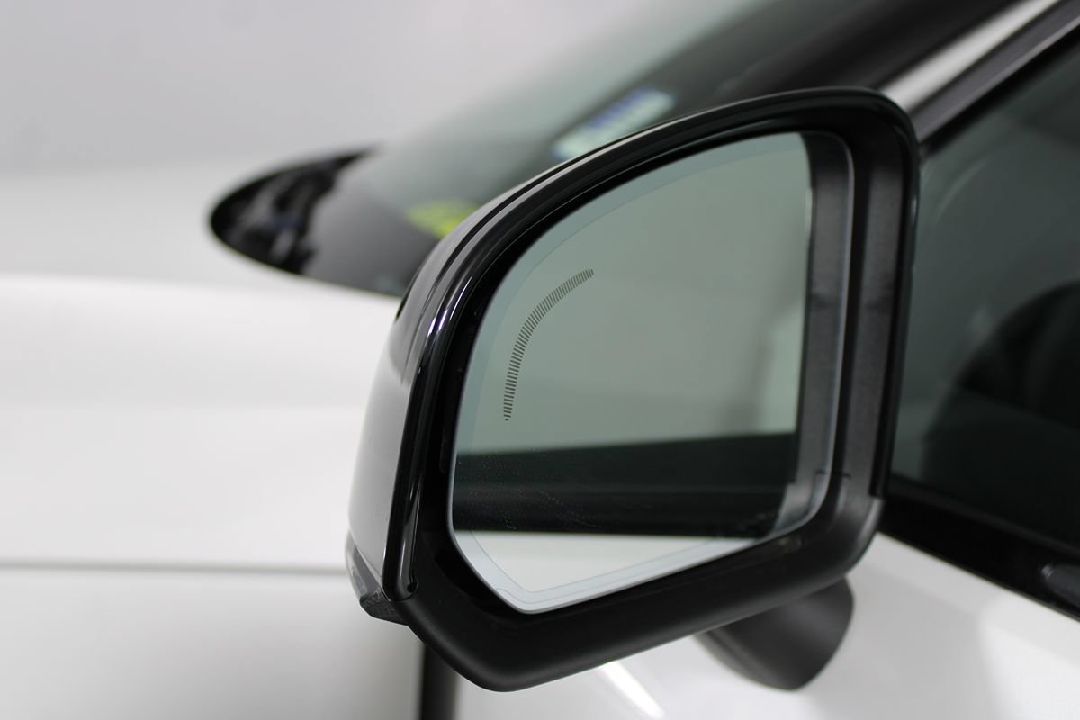 Used 2023 Volvo XC40 Recharge Ultimate AWD/4WD image 9