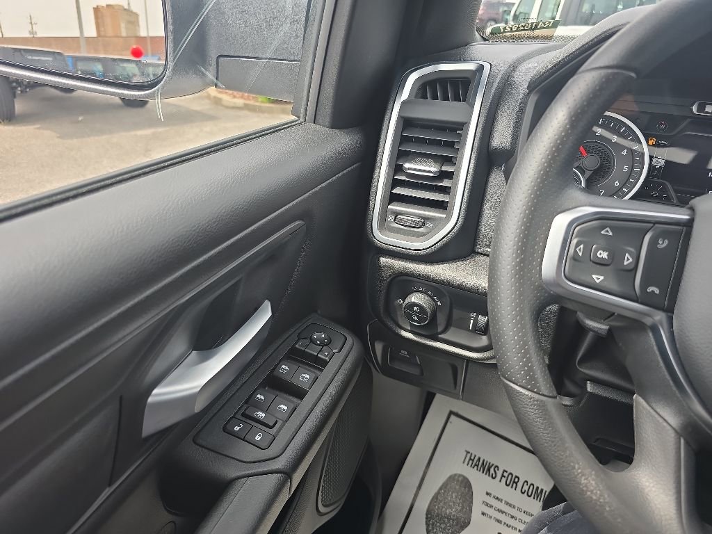 New 2026 RAM 1500 Express AWD/4WD image 15