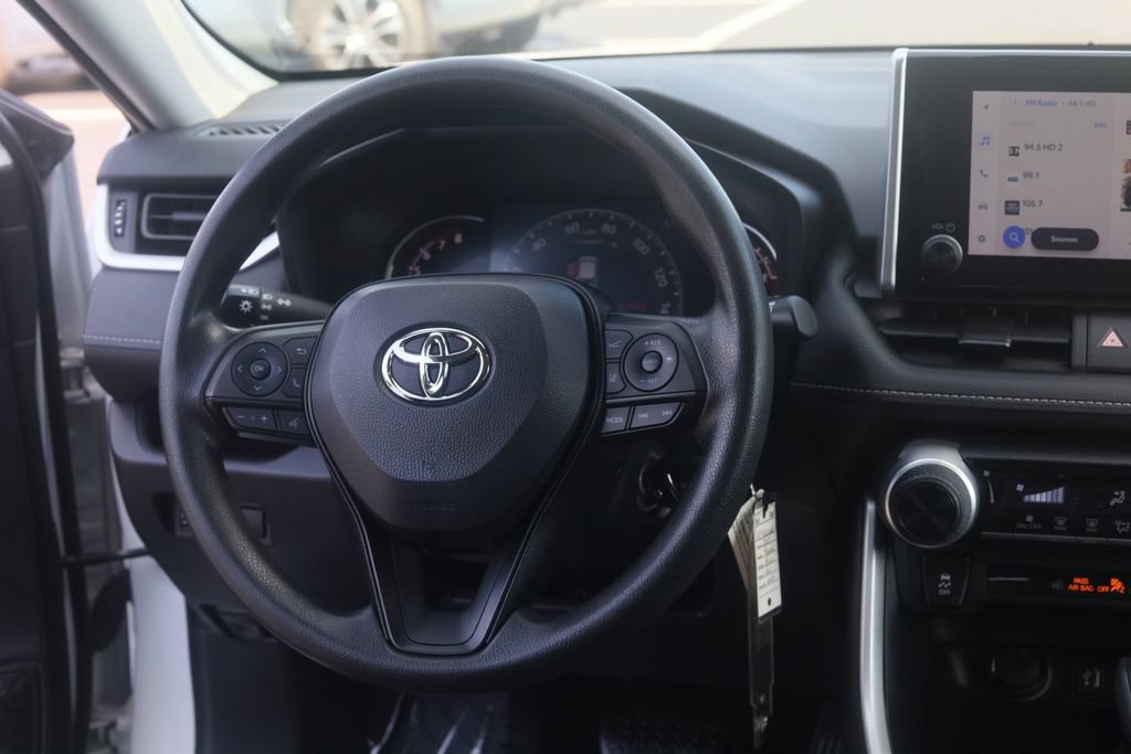 Used 2023 Toyota RAV4 LE AWD/4WD image 16