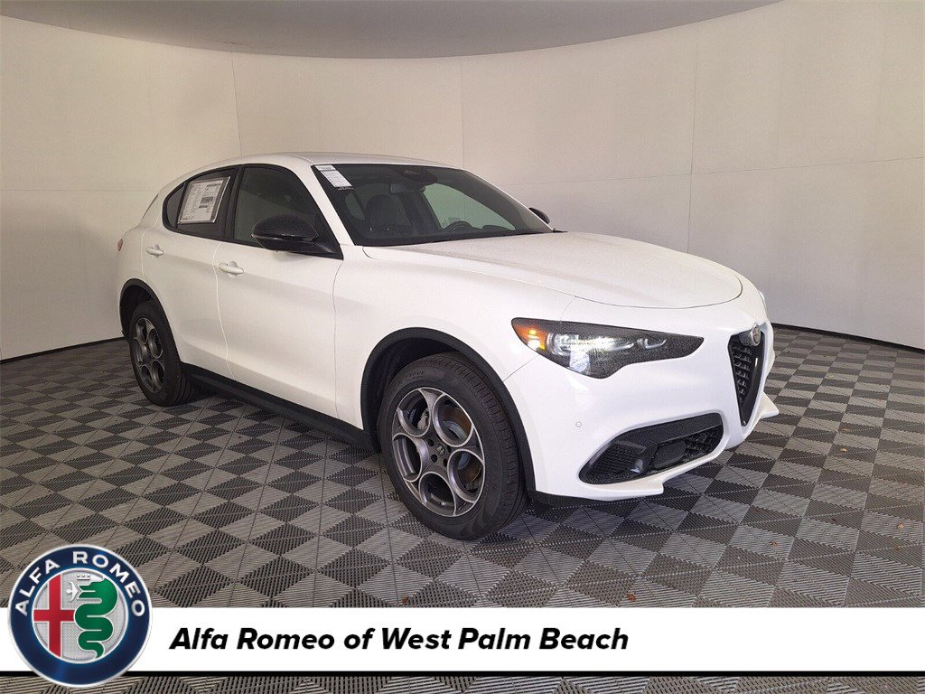 New 2025 Alfa Romeo Stelvio Sprint w/ Convenience Package