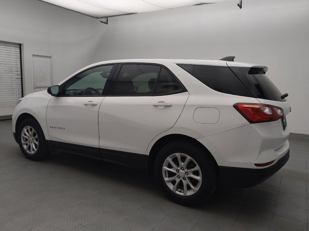 Used 2019 Chevrolet Equinox LS w/ LS Convenience Package AWD/4WD image 3