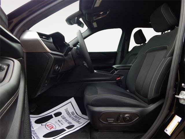 Used 2025 Jeep Grand Cherokee Laredo image 11