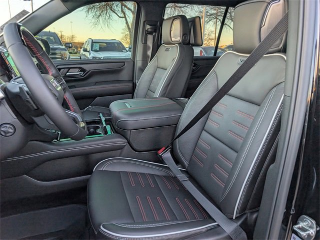 New 2026 GMC Yukon AT4 Ultimate w/ LPO, Floor Liner Package image 18
