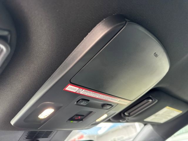 Used 2025 Toyota Camry SE w/ Convenience Package image 26