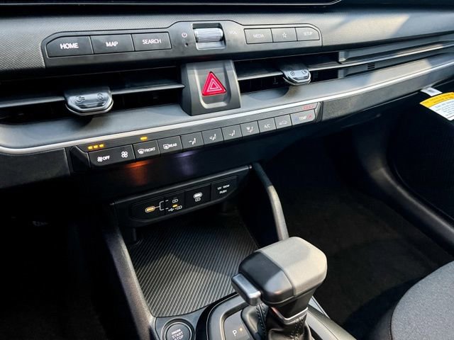 New 2025 Kia K4 LXS image 18