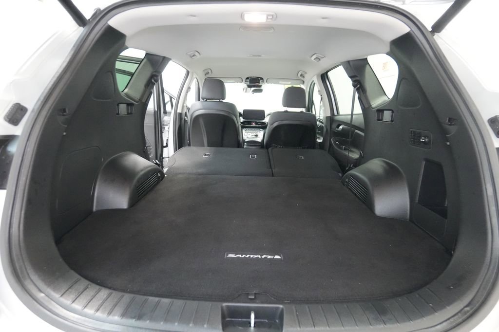 Used 2023 Hyundai Santa Fe SEL w/ Cargo Package image 24