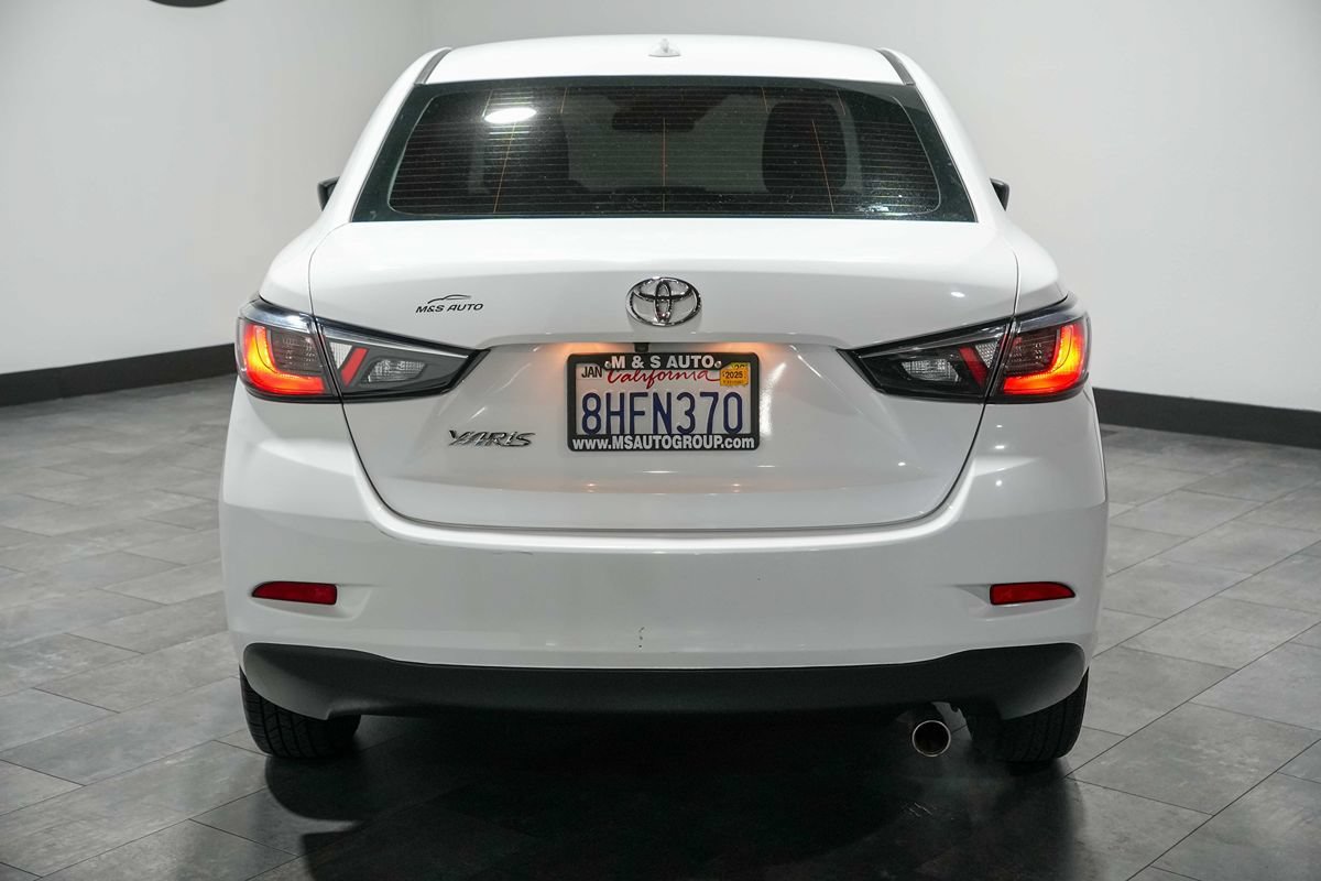 Used 2019 Toyota Yaris L FWD image 5