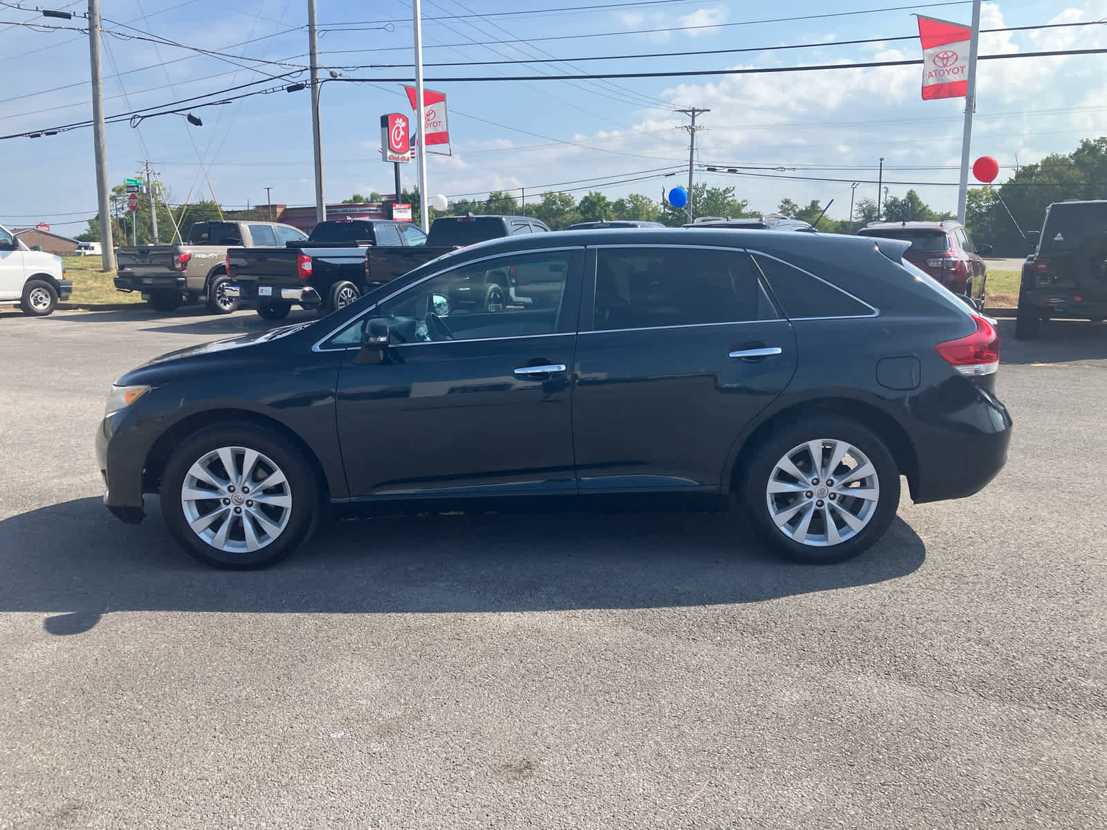 Used 2015 Toyota Venza LE FWD image 4