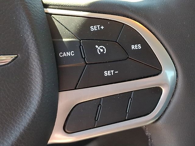 Used 2023 Chrysler 300 Touring L w/ Popular Equipment Group image 22